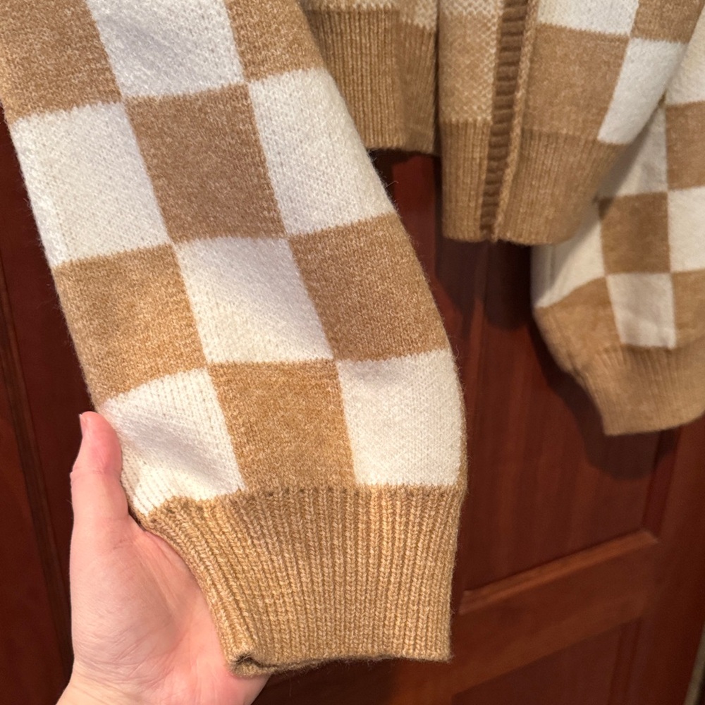 Vici Tan and White Checkered Cardigan - Picture 3 of 5